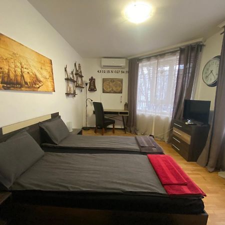 Apartament Bogoslovovi Βάρνα Εξωτερικό φωτογραφία